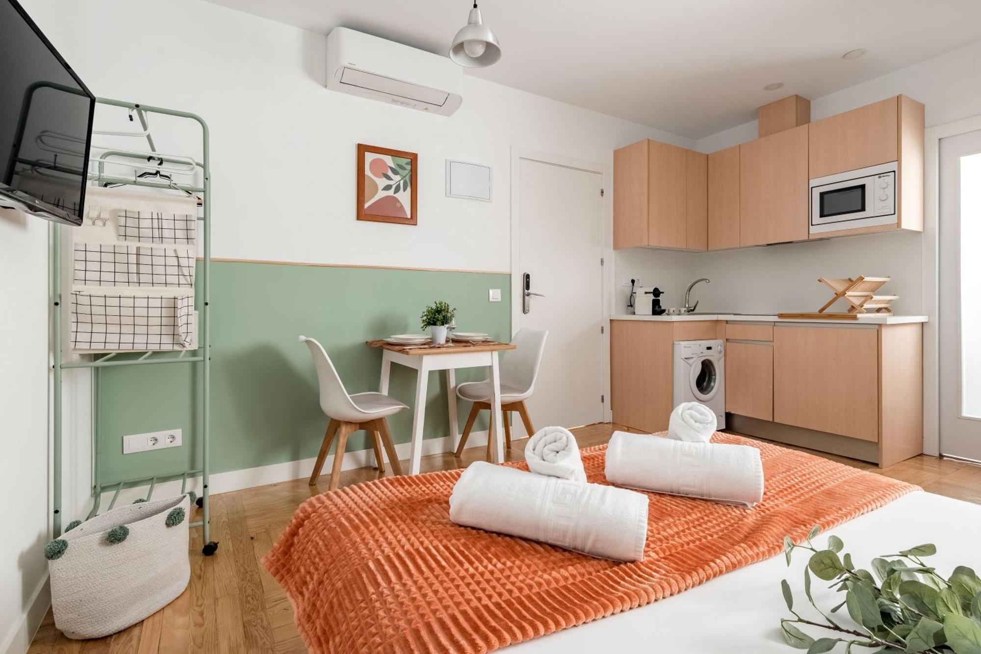 Charming Sol Studios Madrid Exterior photo