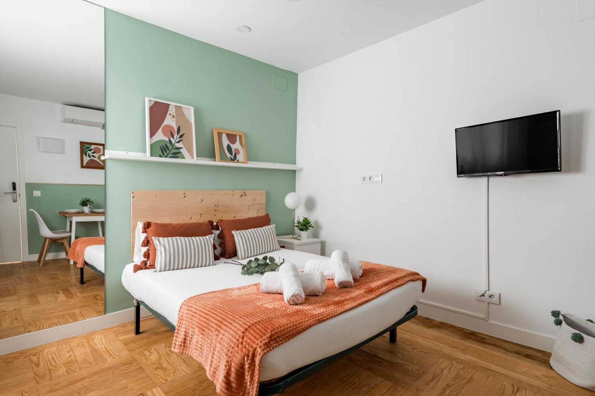 Charming Sol Studios Madrid Exterior photo