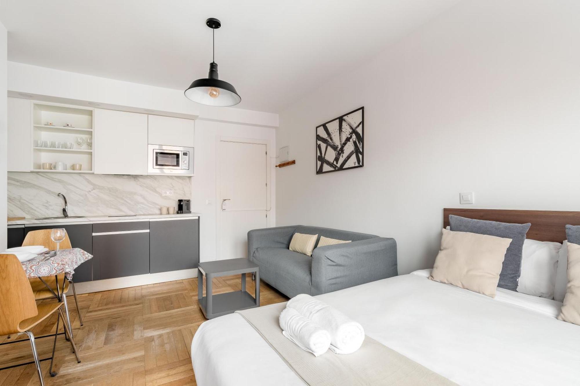 Charming Sol Studios Madrid Exterior photo